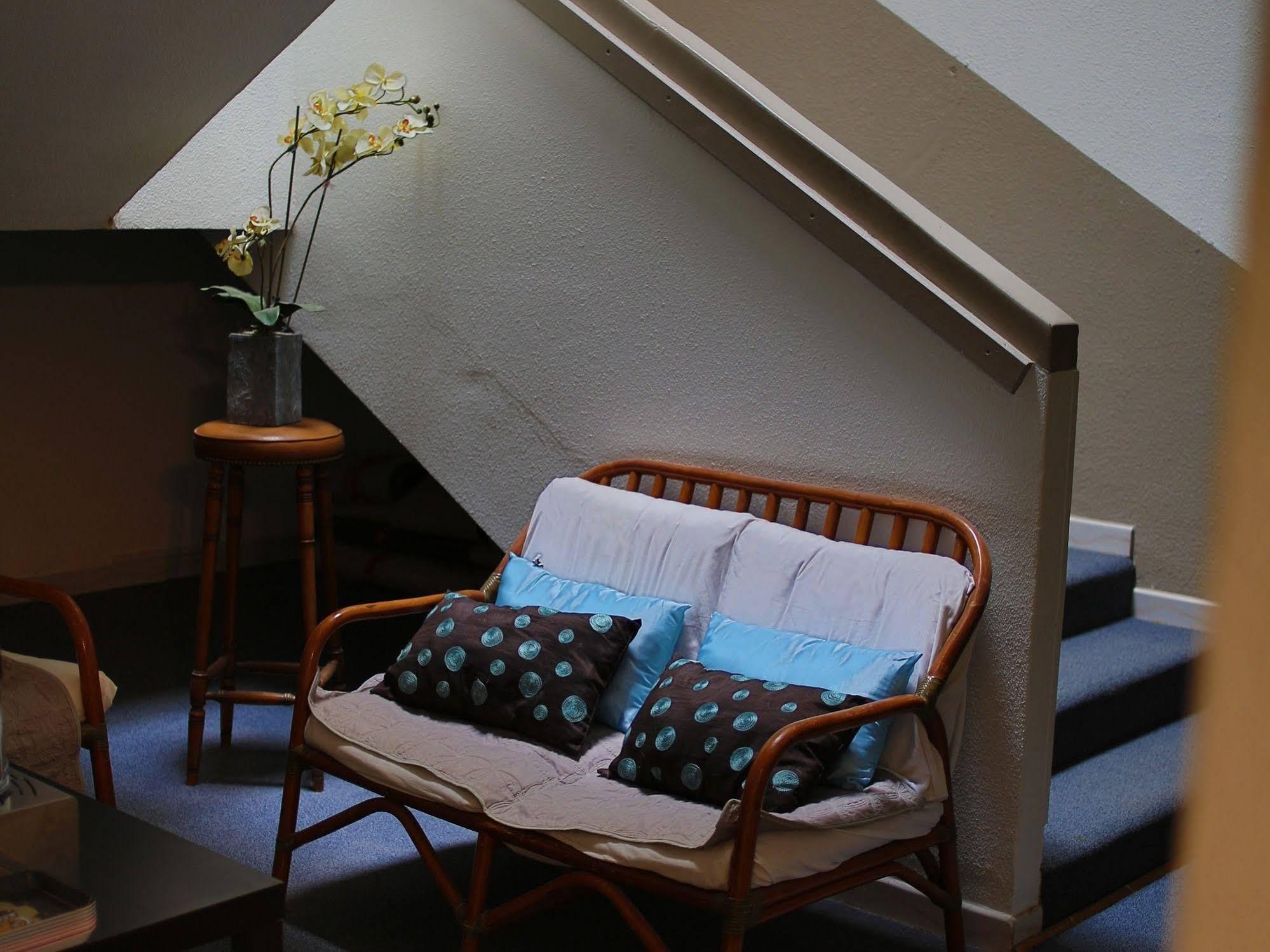 Hotel Les Alizes Puget Theniers Bagian luar foto