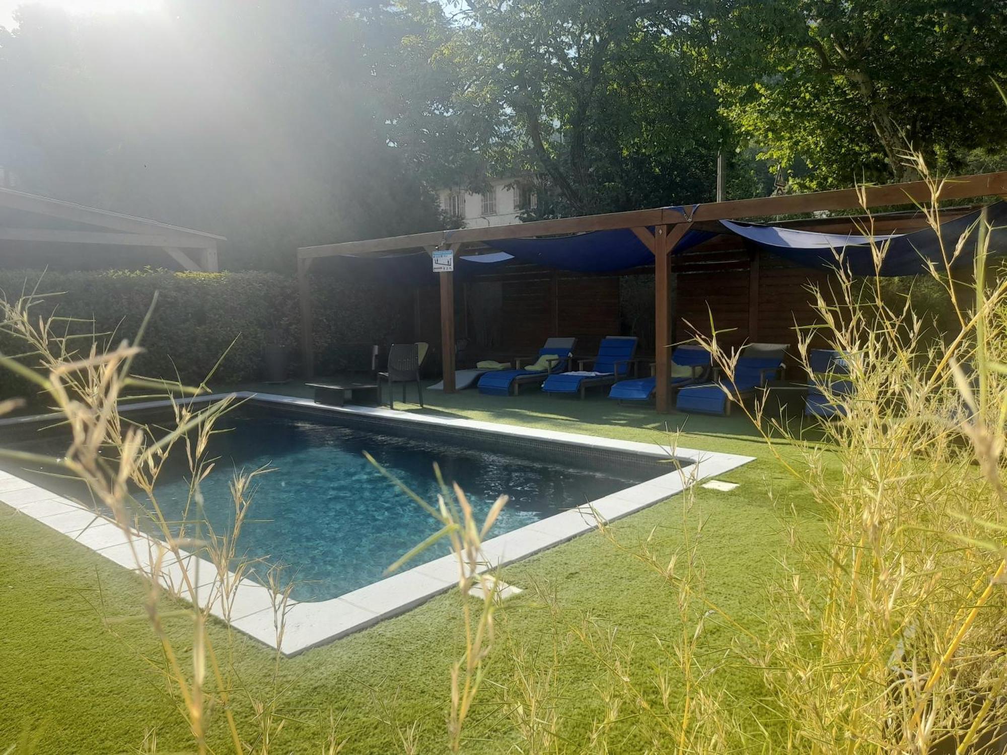 Hotel Les Alizes Puget Theniers Bagian luar foto