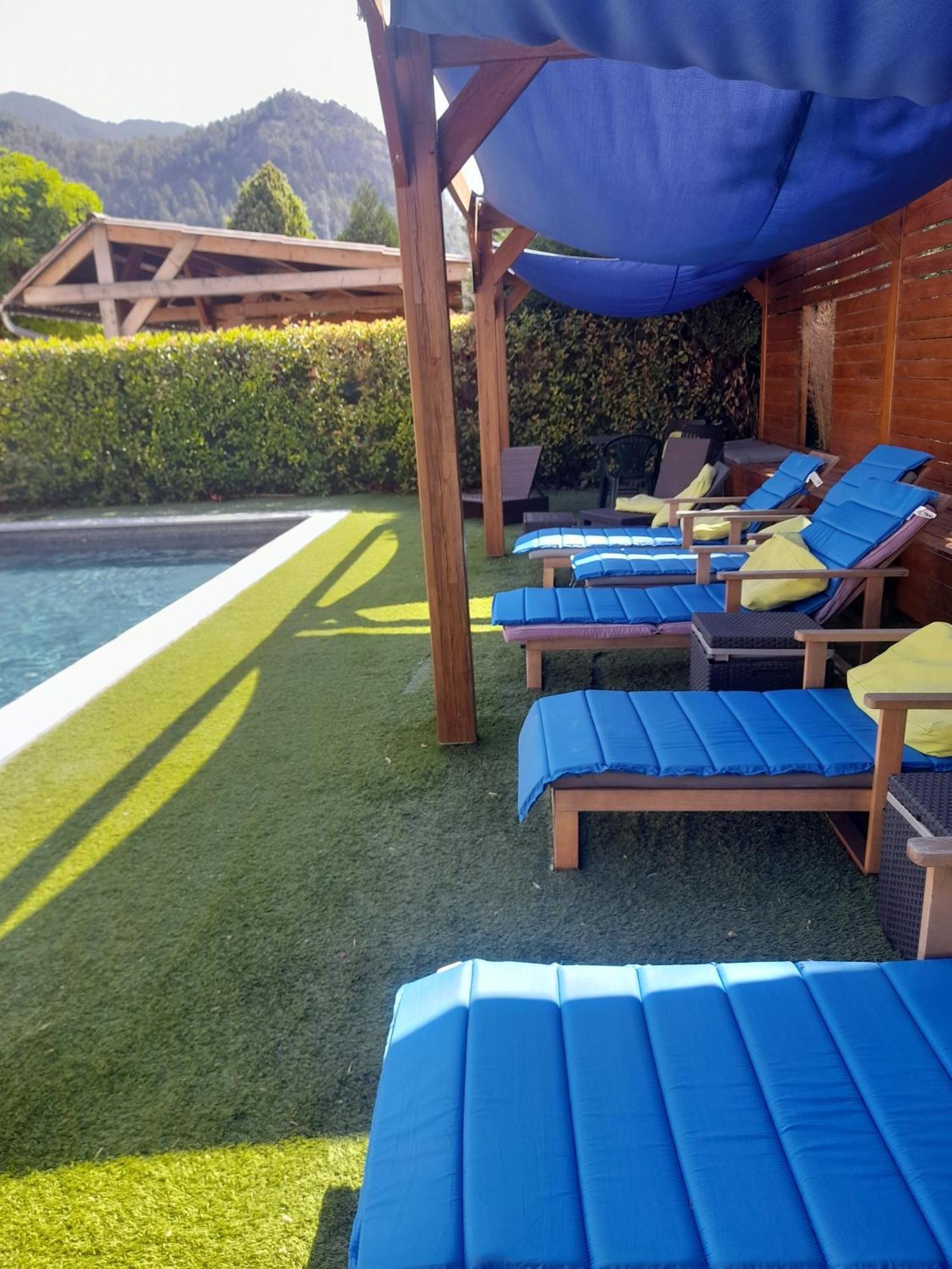 Hotel Les Alizes Puget Theniers Bagian luar foto