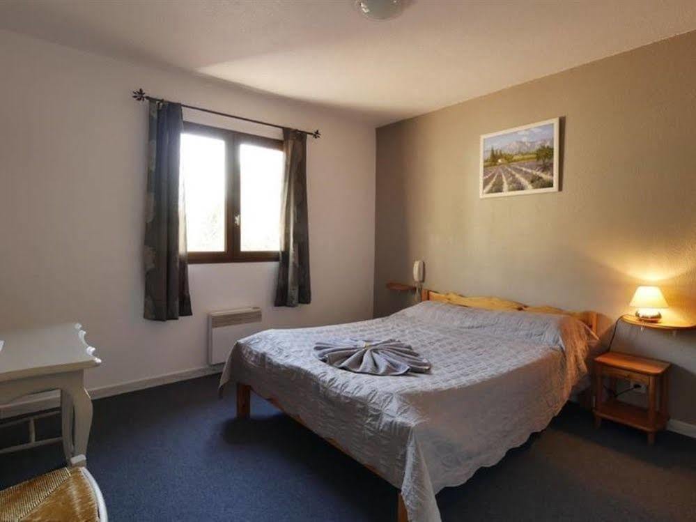 Hotel Les Alizes Puget Theniers Bagian luar foto